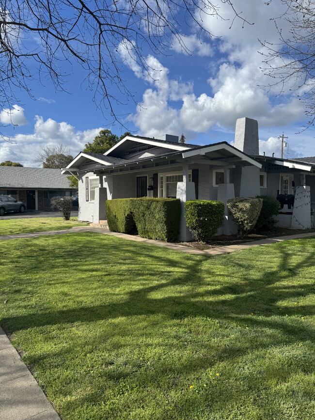 1007 W 18th St in Merced, CA - Building Photo - Building Photo