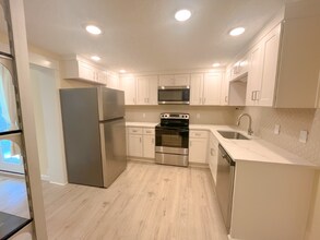 4117-4123-4123 SE Long St in Portland, OR - Building Photo - Building Photo