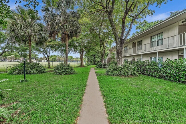 property at 2510 Riverside Dr