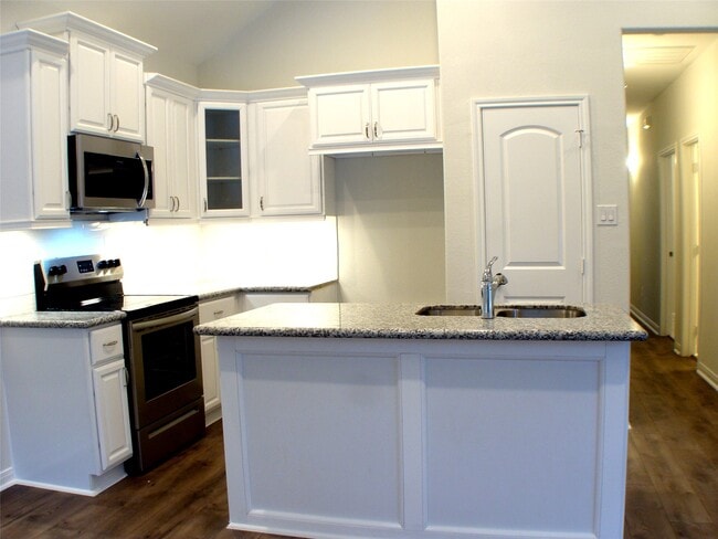 16725 Stonefield St in Montgomery, TX - Building Photo - Building Photo