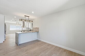 6819 E Paradise Pkwy in Scottsdale, AZ - Building Photo - Building Photo