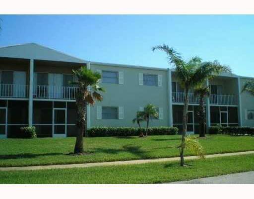 1500 Crescent Cir-Unit -A-15 in Lake Park, FL - Building Photo - Building Photo