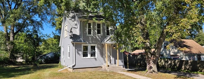 property at 1318 N Burbank Ave