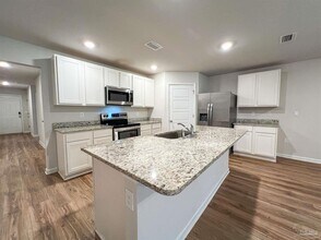 6351 Burrow Ln in Bellview, FL - Building Photo - Building Photo