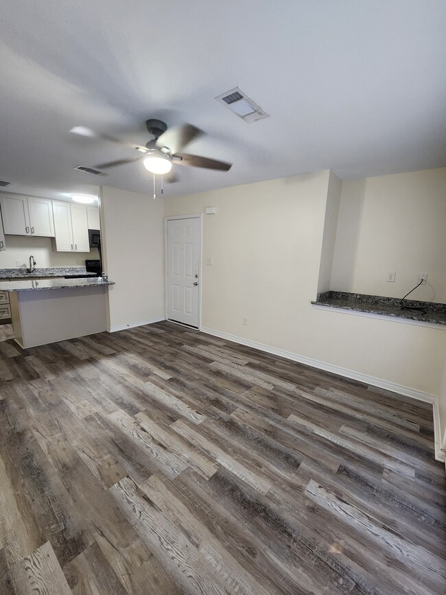 4780 Pontchartrain Dr in Slidell, LA - Foto de edificio - Building Photo