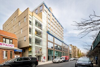 Rego Tower in Rego Park, NY - Building Photo - Building Photo