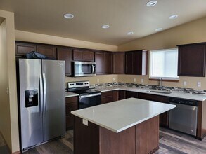 609 S Washington Ave in Centralia, WA - Building Photo - Building Photo