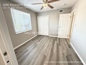 20586 Lorain Rd in Fairview Park, OH - Building Photo - Building Photo