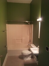 1025 5th in Milwaukee, WI - Building Photo - Interior Photo