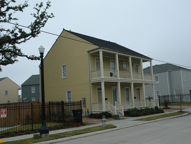 630 Felicity St in New Orleans, LA - Foto de edificio - Building Photo