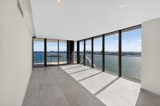 700 NE 24th St in Miami, FL - Building Photo - Building Photo