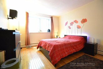 412 Langley Rd-Unit -Apt 7 in Newton, MA - Building Photo - Building Photo