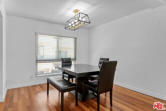 5255 Coldwater Canyon Ave in Los Angeles, CA - Building Photo - Building Photo