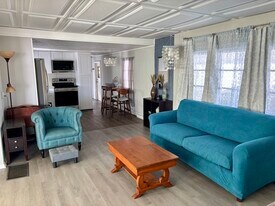 3017 Saralake Blvd in Sarasota, FL - Building Photo