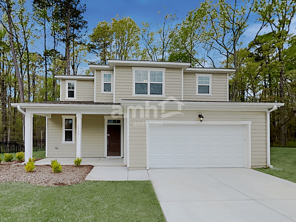 3062 Day Flower Dr in Clayton, NC - Building Photo
