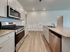 303 Squire Pope Rd in Hilton Head Island, SC - Building Photo - Building Photo