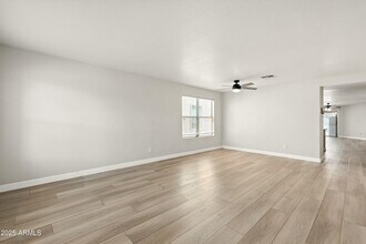 958 E Doris St in Avondale, AZ - Building Photo - Building Photo