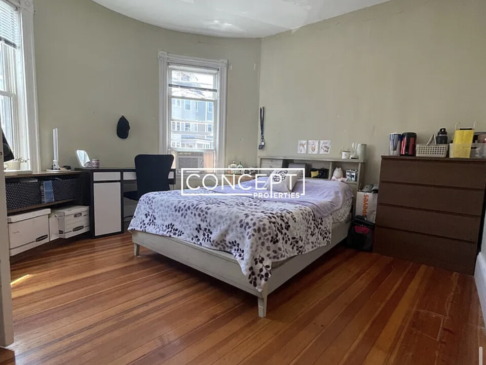 65 Hillside St, Unit 3 in Boston, MA - Building Photo