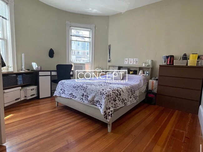 65 Hillside St, Unit 3