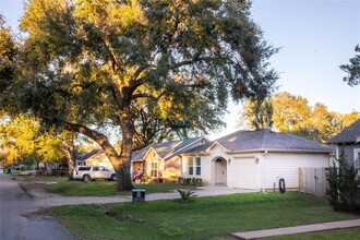 1743 7th St in Rosenberg, TX - Building Photo - Building Photo