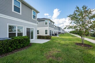 757 Stoney Pointe Cir in Davenport, FL - Building Photo - Building Photo