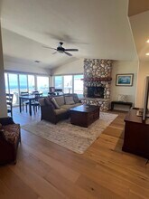 1310 Summit Ave in Encinitas, CA - Building Photo - Building Photo