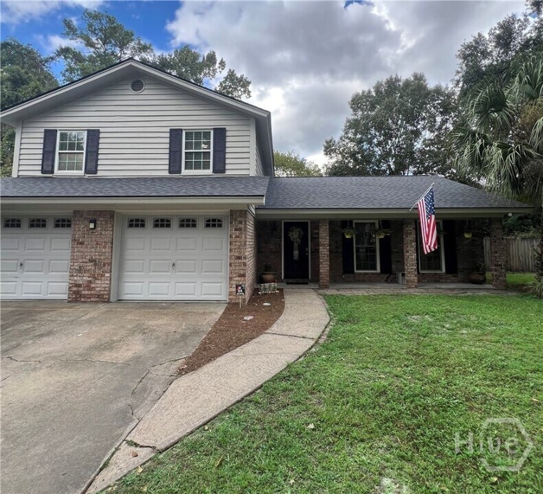 14 Harvey Dr in Richmond Hill, GA - Building Photo