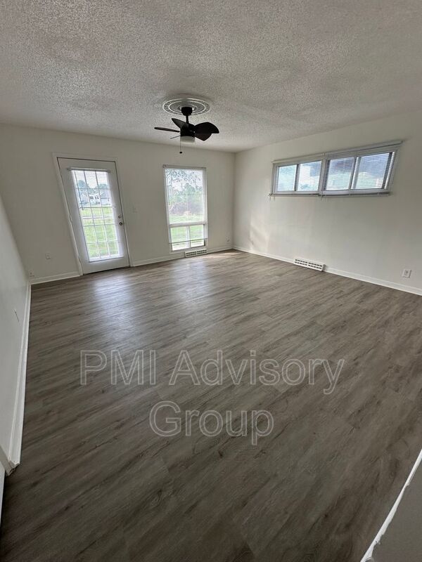 7132 SW Lario Ln in Topeka, KS - Building Photo - Building Photo