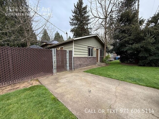 9434 SE 41st Ave in Milwaukie, OR - Building Photo - Building Photo