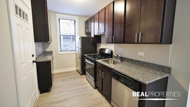 705 W Brompton Ave-Unit -20 in Chicago, IL - Building Photo - Building Photo