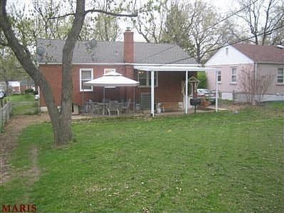 1490 E Duchesne Dr in Florissant, MO - Building Photo - Building Photo