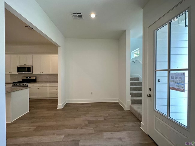 10144 The Grove Ave in Baton Rouge, LA - Building Photo - Building Photo
