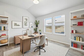 124 Trailside Ln in Bastrop, TX - Building Photo - Building Photo