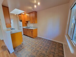 2227 Roosevelt Ave, Unit 2 in Berkeley, CA - Building Photo - Building Photo