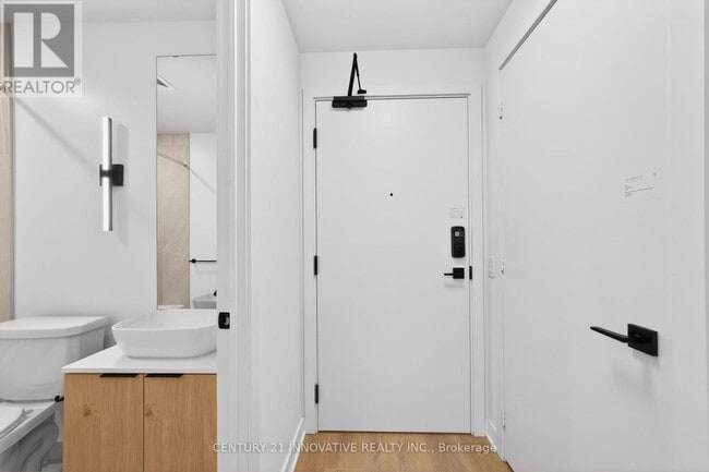 1185 Dupont St in Toronto, ON - Building Photo - Building Photo