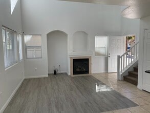 6320 Blue Twilight Ct in Las Vegas, NV - Building Photo - Building Photo