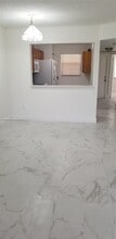 902 NE 209th St in Miami, FL - Building Photo - Building Photo
