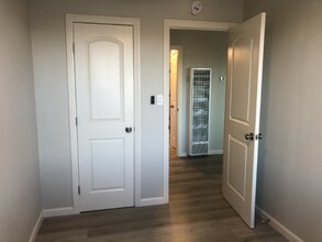 68 W 4th St in Tracy, CA - Foto de edificio - Building Photo