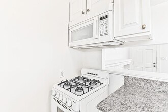 908 Martin Luther King Jr Ave, Unit 04 in Long Beach, CA - Building Photo - Building Photo