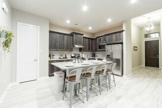 8719 Fox Trail Dr in Missouri City, TX - Building Photo - Building Photo