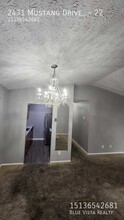 2431 Mustang Dr in Cincinnati, OH - Building Photo - Building Photo