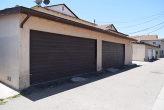 225 W Knepp Ave in Fullerton, CA - Building Photo - Building Photo