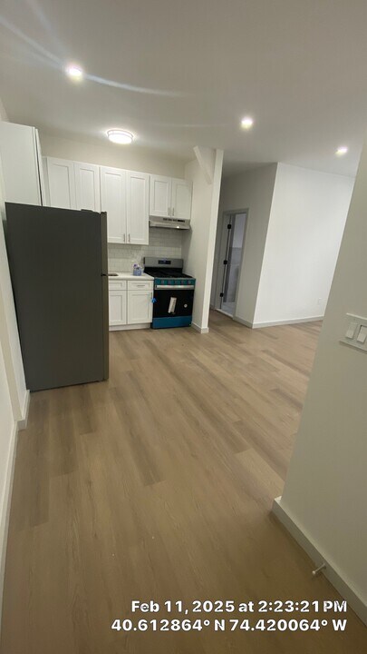 319 E 7th St, Unit 30 in Plainfield, NJ - Building Photo
