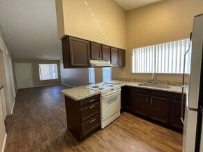 3221 E Crescent Ave in Mesa, AZ - Building Photo - Building Photo