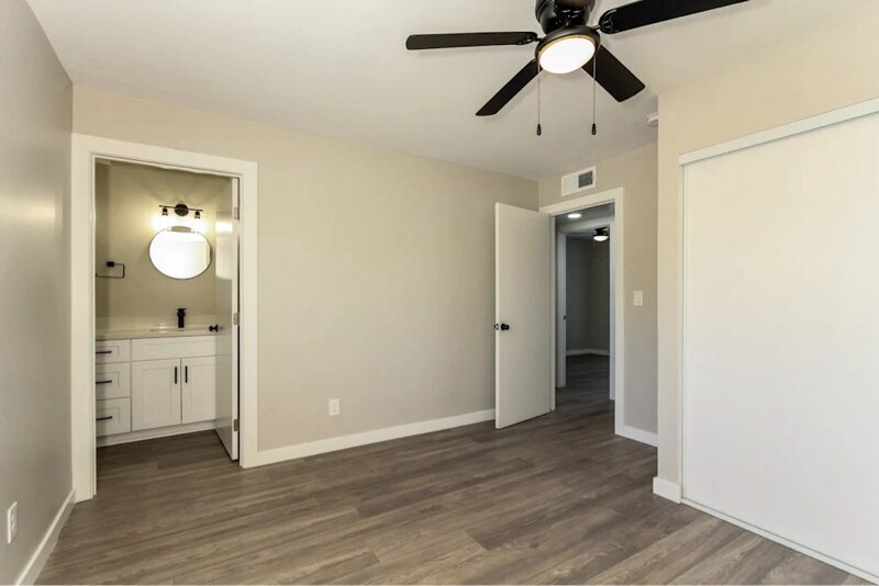 6566 W Magdalena Dr in Tempe, AZ - Building Photo