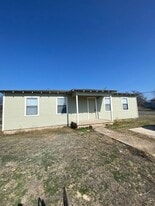 704 W Avenue B in Copperas Cove, TX - Building Photo