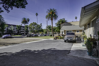 2123 Fair Park Ave in Los Angeles, CA - Building Photo - Building Photo