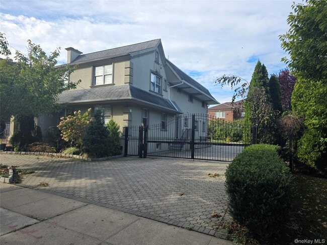 property at 29-22-29214 214th Pl
