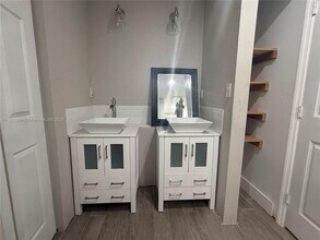 5660 Allen St in Hollywood, FL - Building Photo - Building Photo