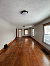 101 W Palmer Ave in Jackson, MI - Building Photo - Building Photo